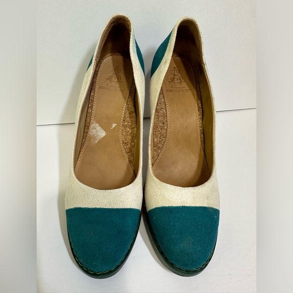 The Office of Angela Scott Linen Heels with Turquoise Coloring/Heel Sz 41 - Picture 3 of 10
